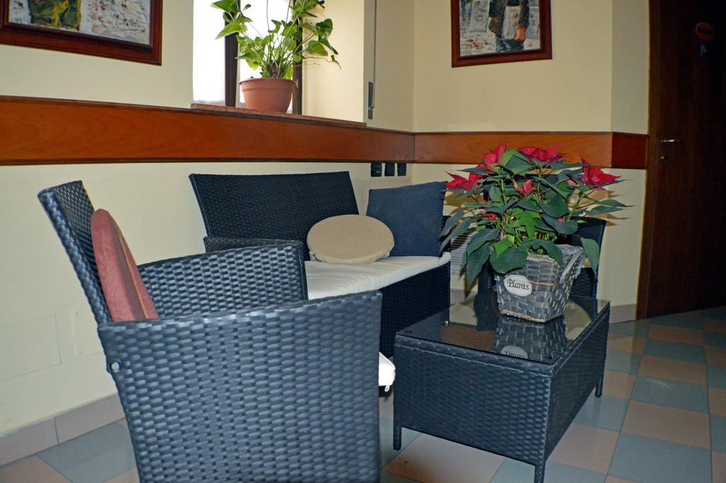 Sempione Hotel Malpensa Casorate Sempione Exterior photo